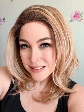 Honey Blonde Layered Synthetic Wig with Subtle Highlights